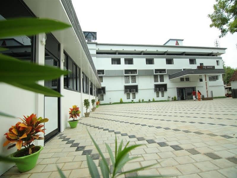 فندق إيه جيه بارك Alappuzha المظهر الخارجي الصورة
